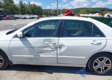 2007 Honda Accord 2.4 Ex z USA, uszkodzony, nr VIN 1HGCM56887A021079